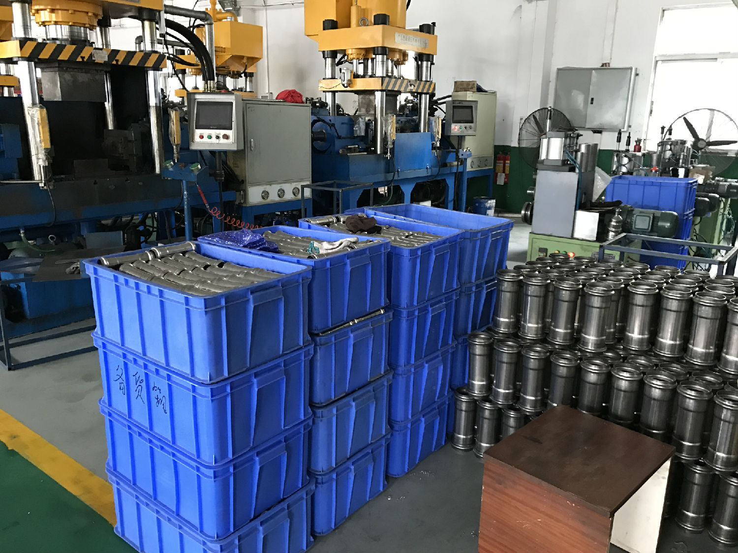 广东jbo(中国)管业品牌双卡压式管件生产车间1